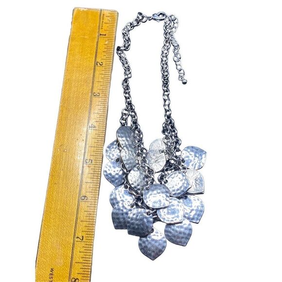Silver tone double row hammered leaves on silver tone chain bib necklace - Picture 6 of 7